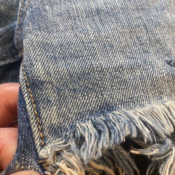 BDG Mid Rise Freja Vintage Fit Cutoffs Denim Shorts Size 26 - Picture 7 of 7